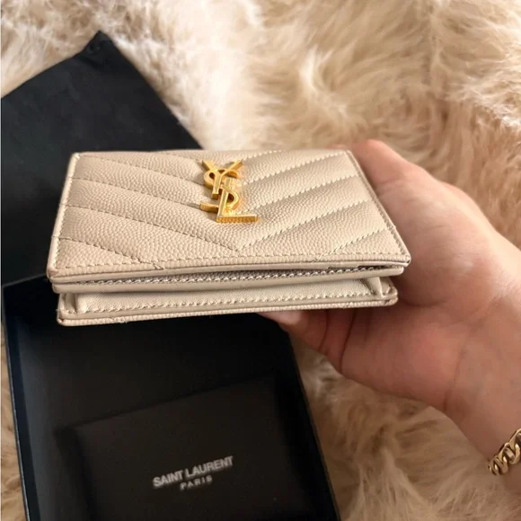 Saint Laurent Beige Chevron Quilted Card Holder with Gold YSL - Picture 2 of 7